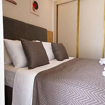 Otel 222 Hisaroenue Cedit
