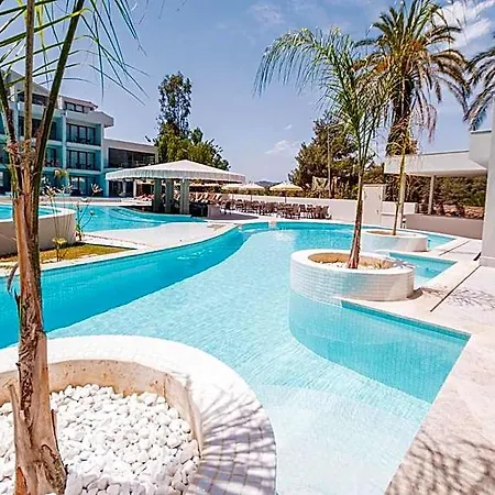 222 Hisaroenue Otel