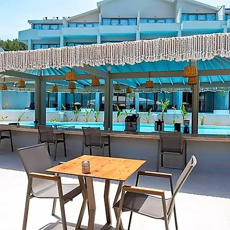 Otel 222 Hisaroenue Cedit